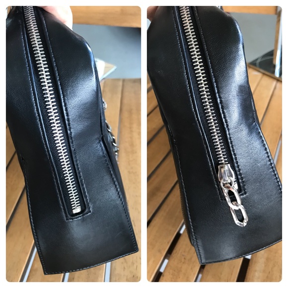 chanel modemoiselle black leather shoulder bag💼👜 - Picture 3 of 8